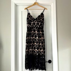 Beautiful Lace Overlay Cocktail Dress 🖤 🍸